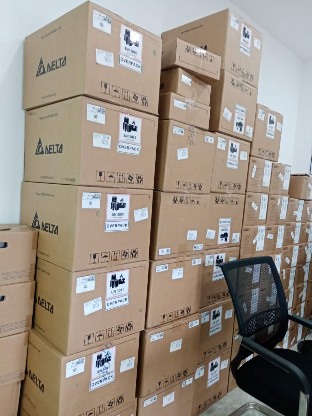  臺達(dá)24V/DC直流電源 35W-350W功率段都有大批量現(xiàn)貨，價格絕對有優(yōu)勢